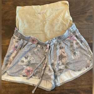 Full Belly Panel AGlow Floral Gray Maternity Shorts size Medium